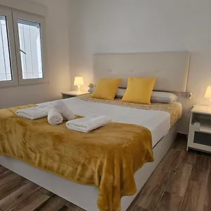 https://las-plumas.hotelsinnerja.org